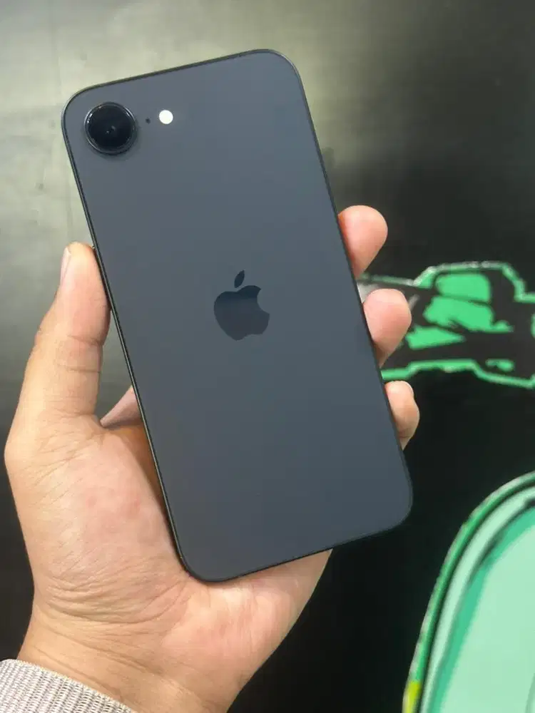 iPhone 16e 128 GB iBox