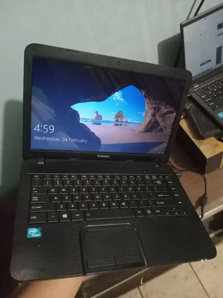 Laptop Toshiba Satelite c800 Intel 1000M Ram 4GB Hdd 500GB.