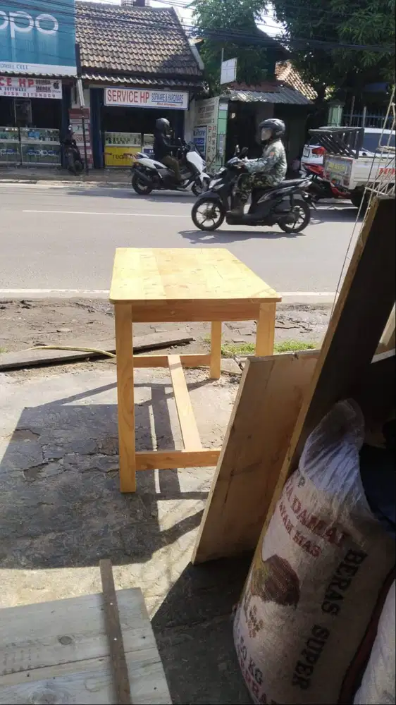 Meja Makan untuk Jualan Makanan (4 PCS)