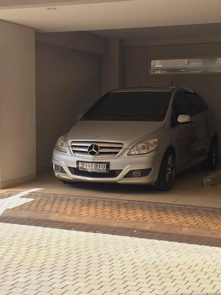 MURAH Mercy B180 2009 Mesin dan Body sehat