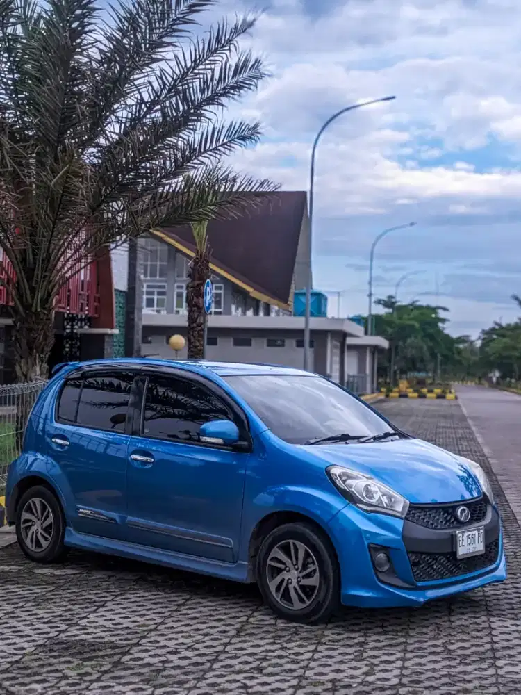 DAIHATSU SIRION M/T 2015