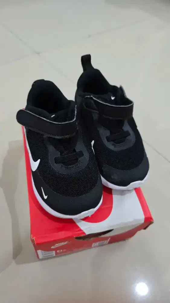 Sepatu nike anak ukuran EU 22 (Buy 1 get 1)