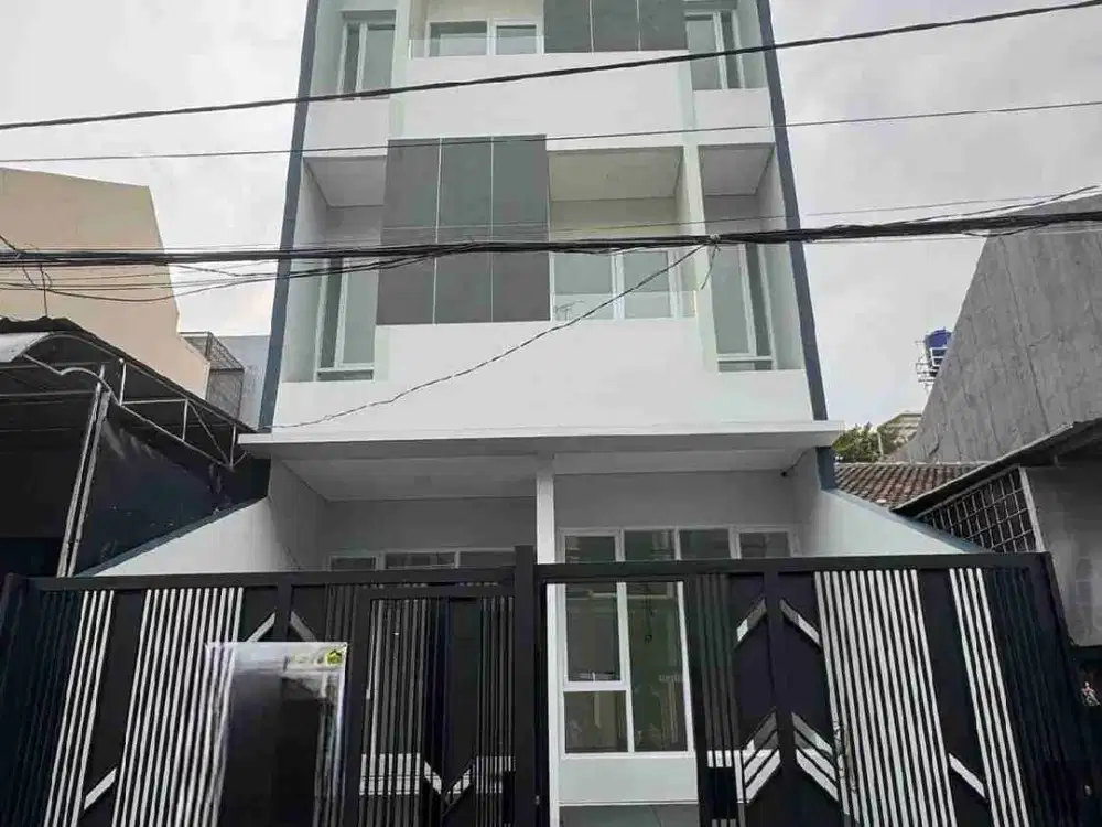 DIJUAL rumah brand new 3 lantai modern