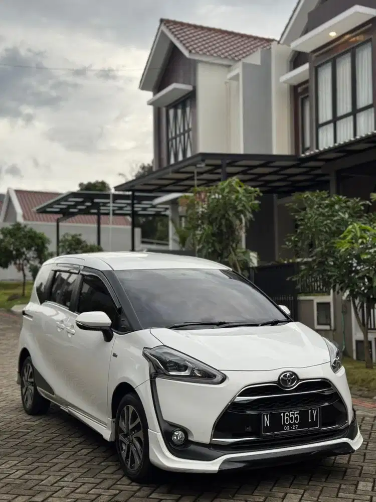 Toyota Sienta Q matic 2016 pmk 2017
