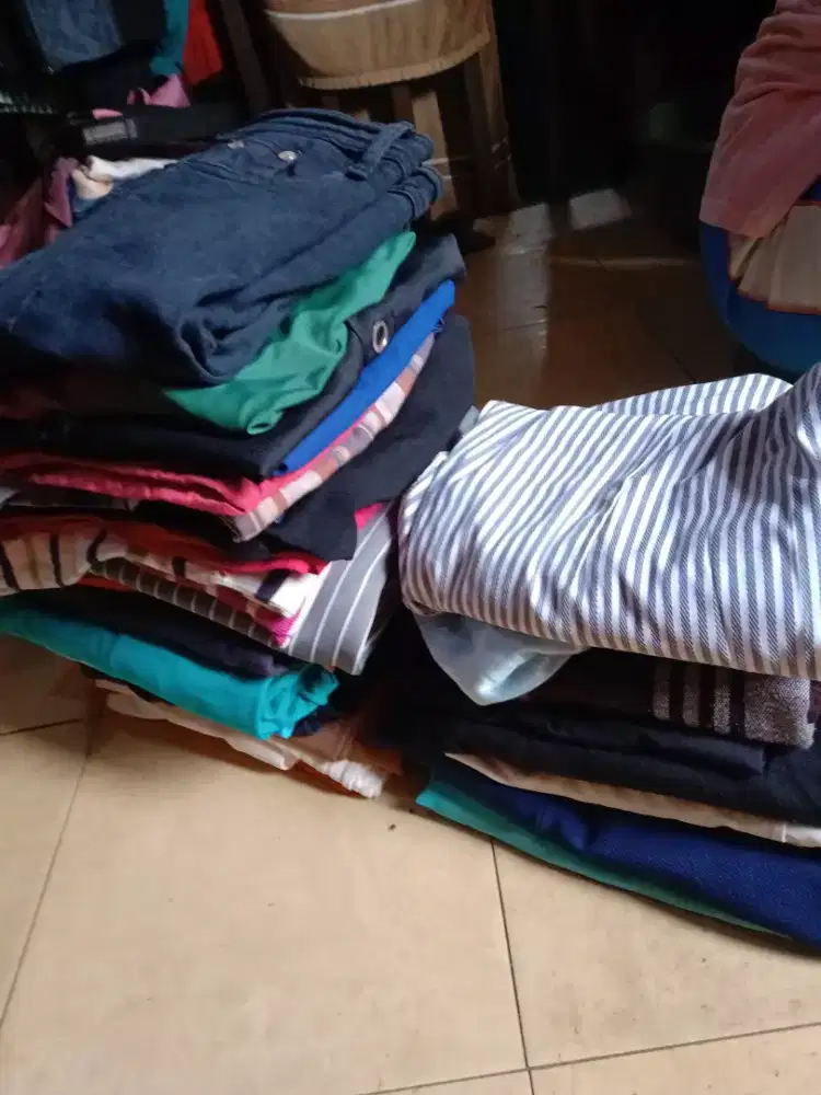 Pakaian bekas wanita