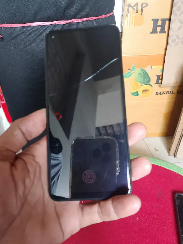 Jual nett/pas oppo reno 7 8+8/256 minus retak segaris