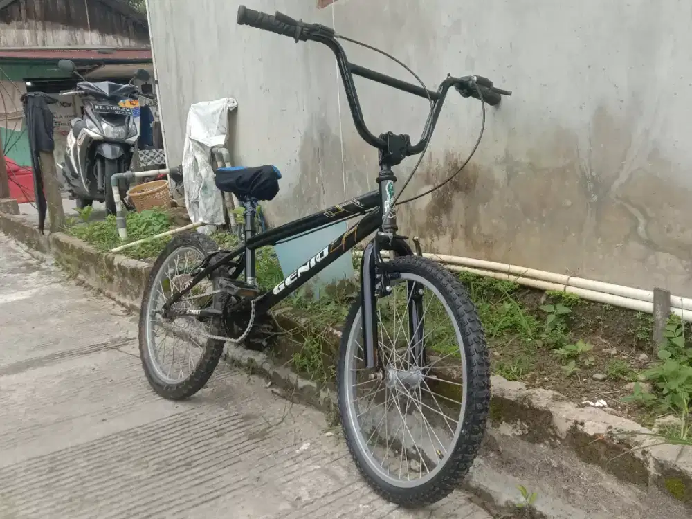 sepeda bmx genio 20 hitam