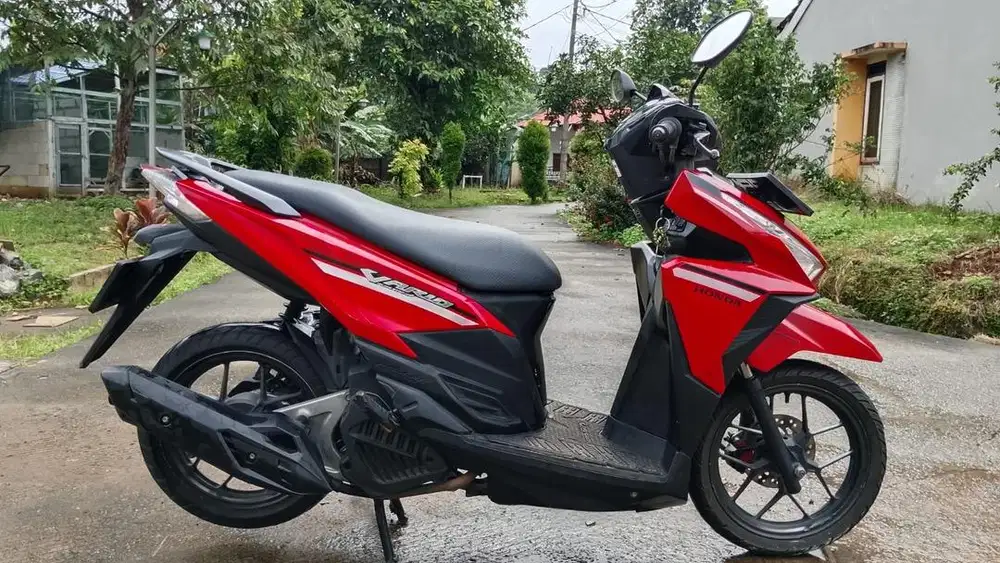 58@:DP:1,360RB B TANGSEL VARIO125CBS ISS MERAH