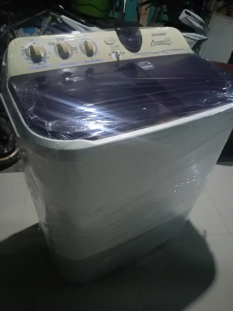 Mesin cuci 2 tabung jumbo merk Sharp ungu bagus muluss