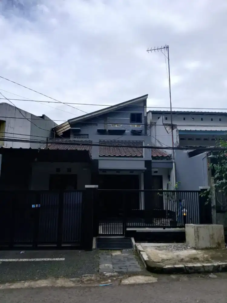 Di kontrakan hunian asri 2 lantai di kota Bogor