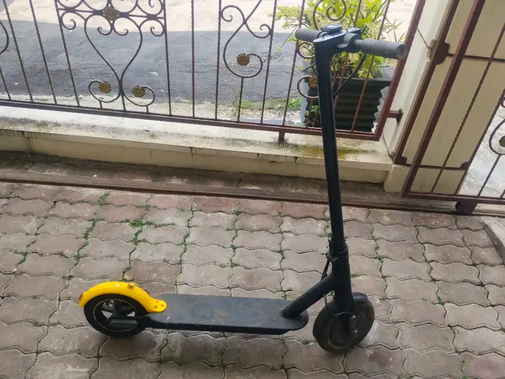 Scooter listrik mulus bgt