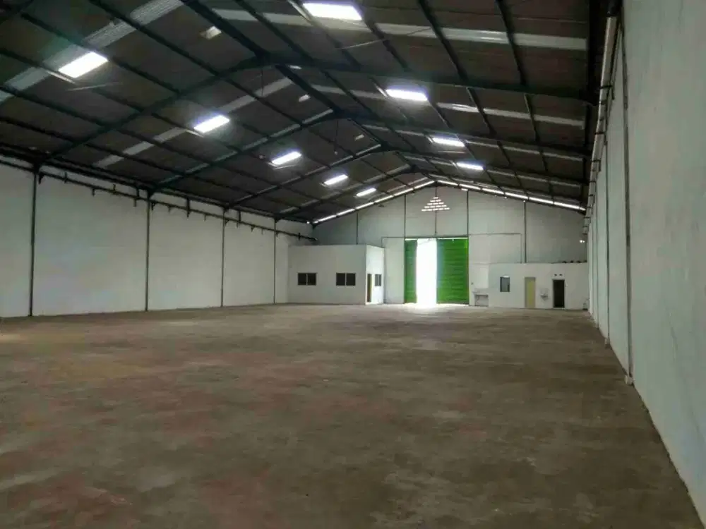 Disewakan Gudang Angtropolis Margomulyo 900 m2 720 m2