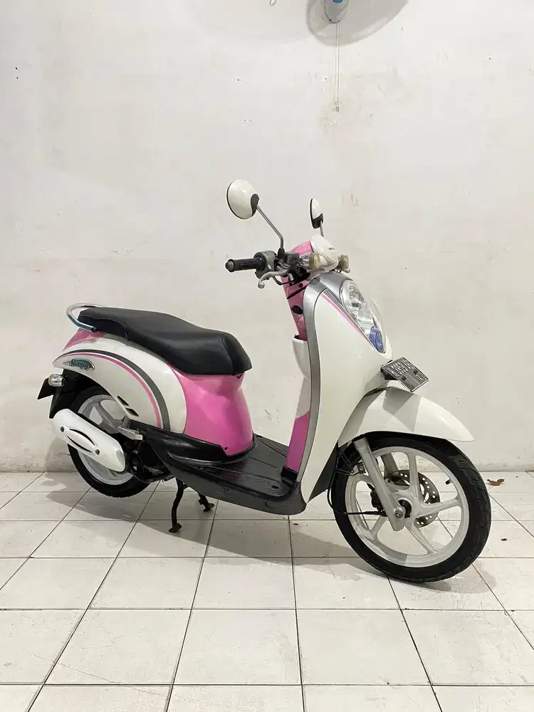 Scoopy 2011 old pink putih