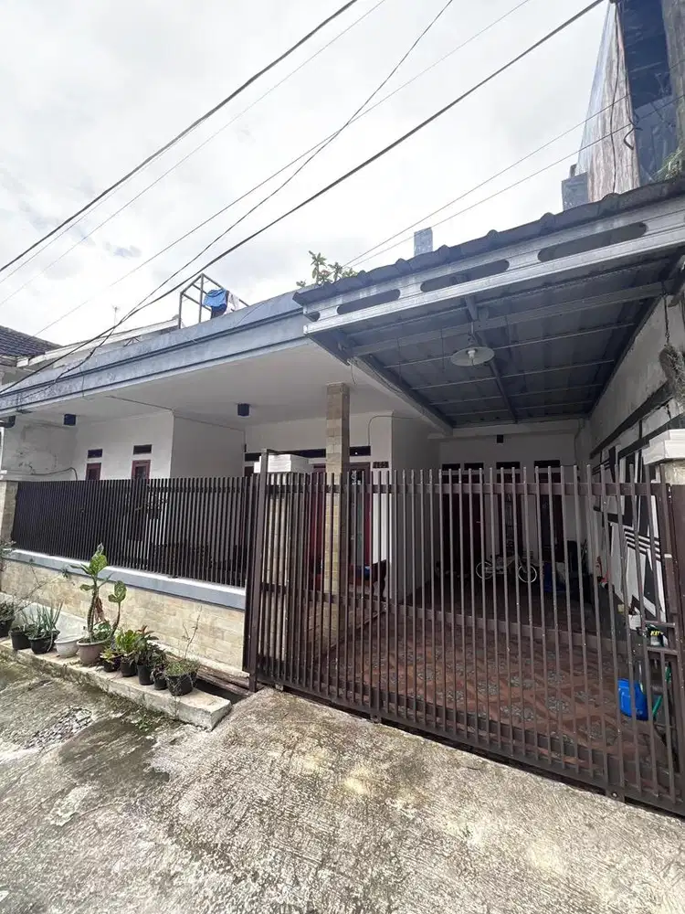 Jual rumah sudah renov di dalam komplek