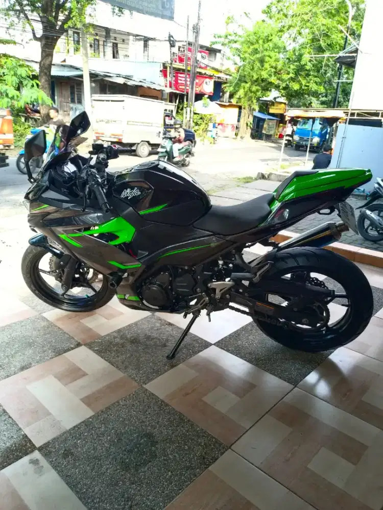 KAWASAKI NINJA SE KEYLLES 2019 PLAT G SEMARANG KM 11RB ISTIMEWA