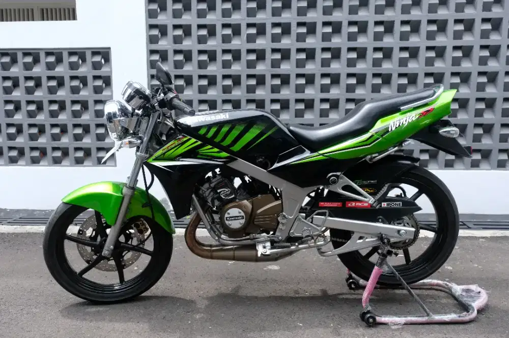 Kawasaki Ninja Ss 2014 Hitam Zebra