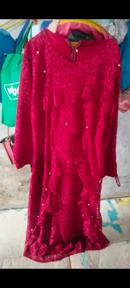 Di jual baju gamis brukat.. Masih bagus..