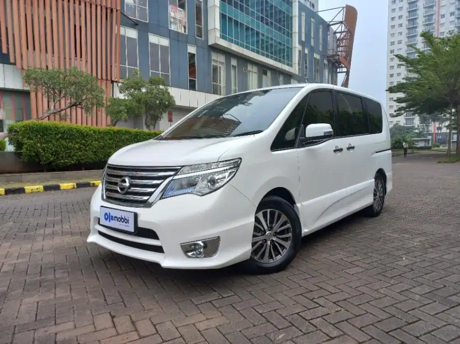 DP RINGAN Nissan Serena 2.0 Highway Star Bensin-AT 2017 Putih CPVAB