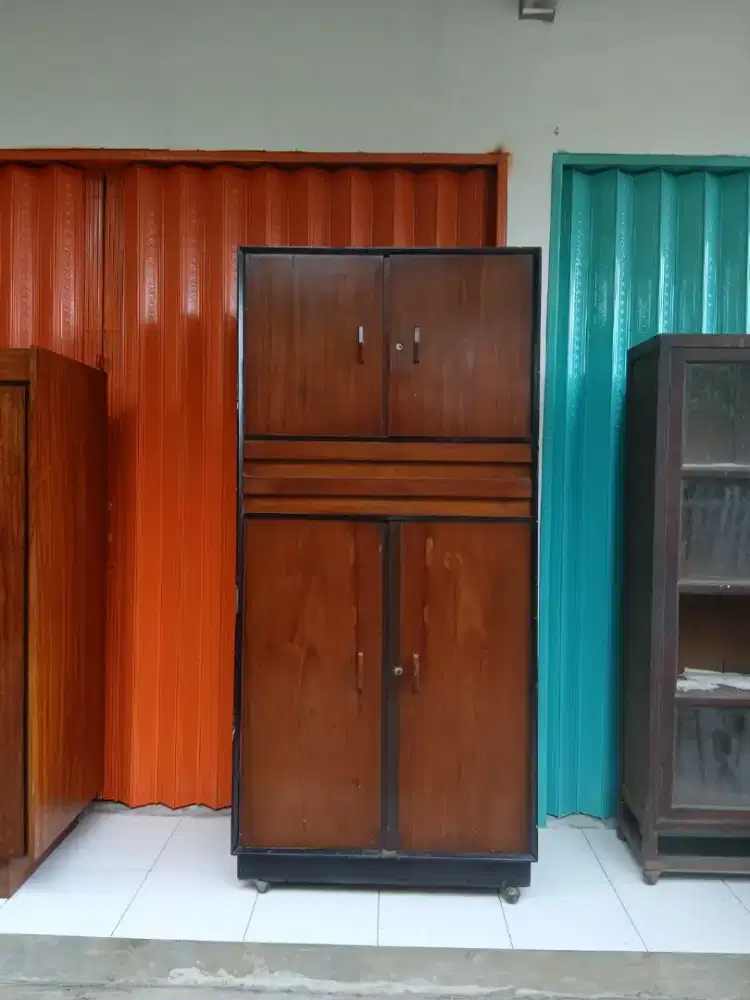 lemari kabinet kolonial tinggi jumbo antik