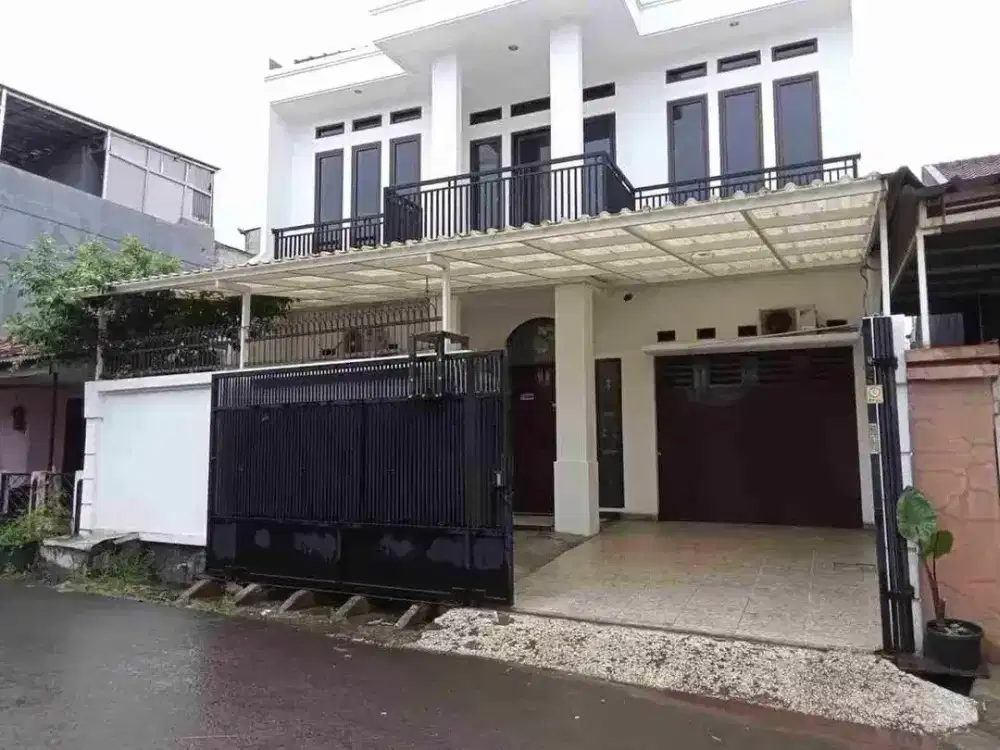 Disewakan rumah bagus 2 lantai bisa utk kantor di pancoran jakarta LT 250 LB 400