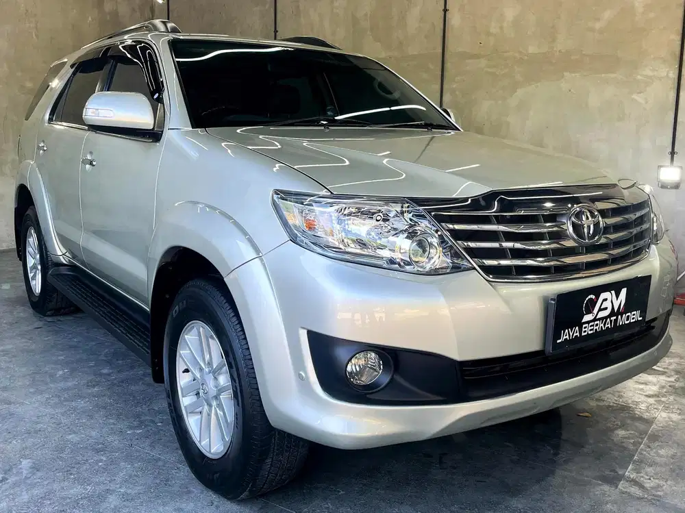 Toyota FORTUNER 2.5G AT 2012