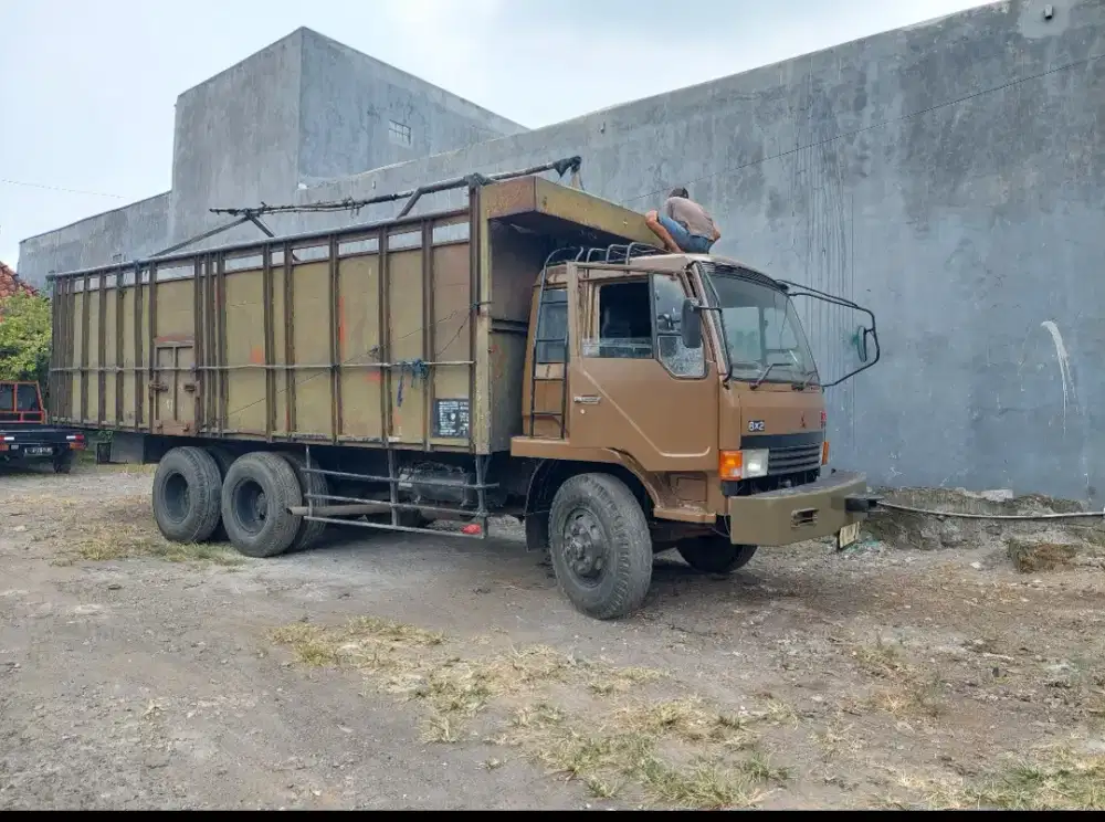 Fuso Fighter Tronton