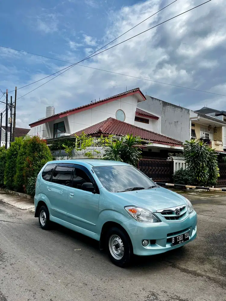Daihatsu Xenia 2011 Bensin