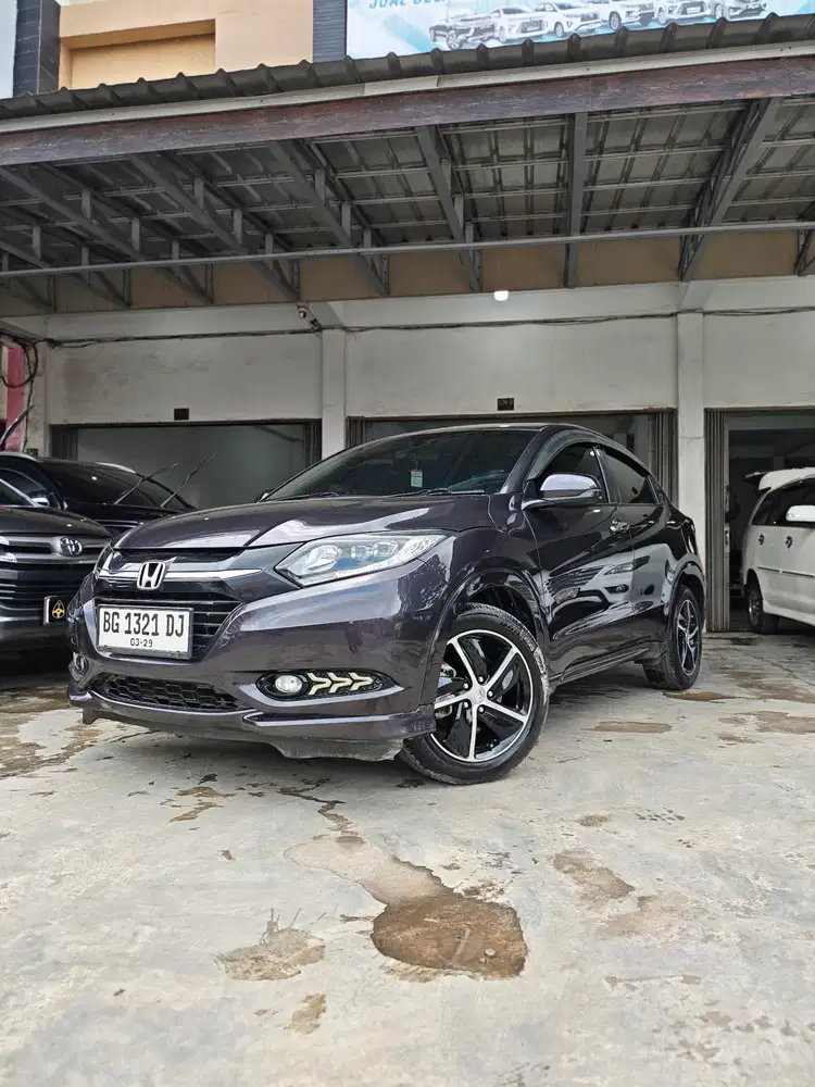 Honda HRV 1.8 Prestige 2016 Panoramic Sunroof Istimewa Low KM