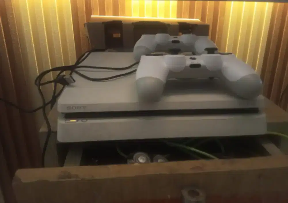 Ps 4 ORI dijual butuh