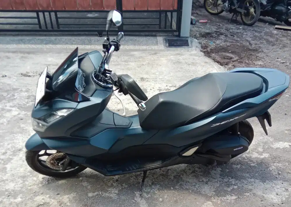 Honda PCX Thn 2023, Biru Doff