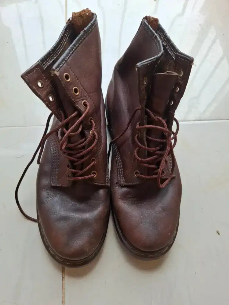 Jual sepatu kulit Dr. Martens