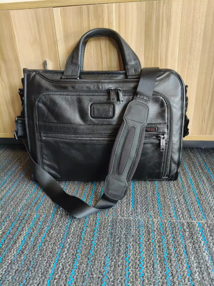 TUMI breafcase leather