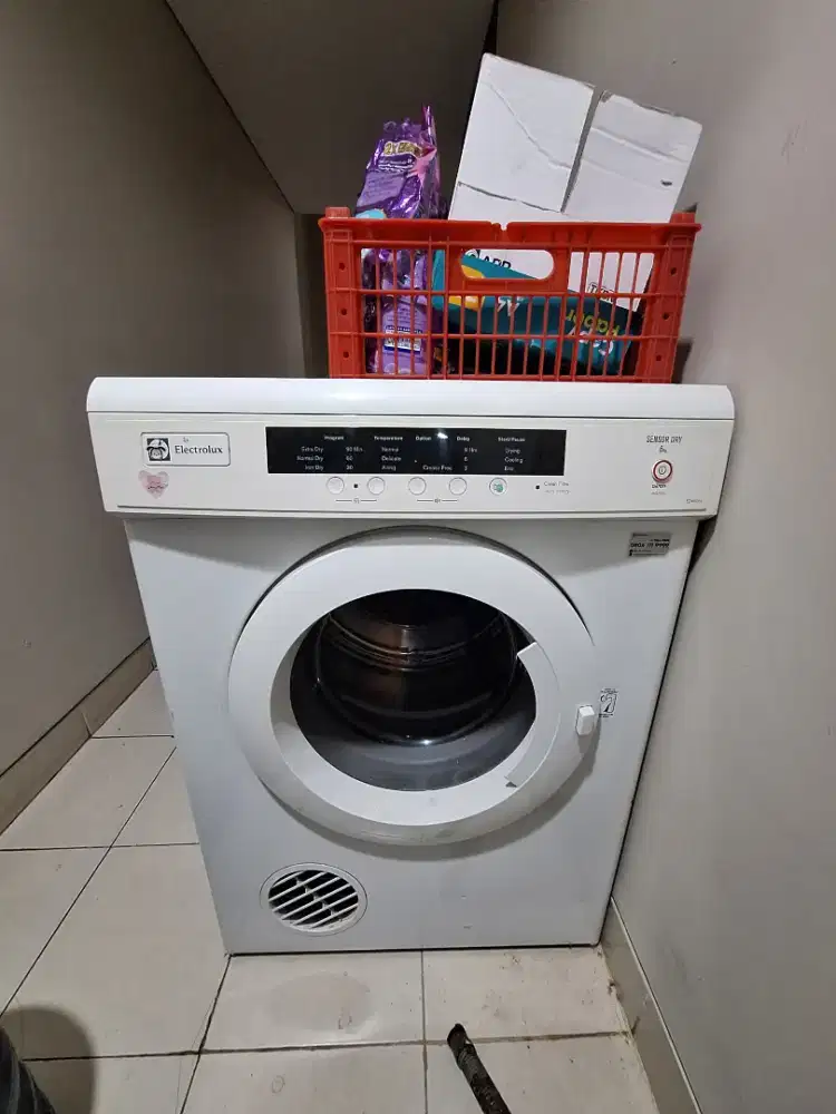 Dijual Cepat Dryer Electrolux 6kg kondisi bagus siap pakai