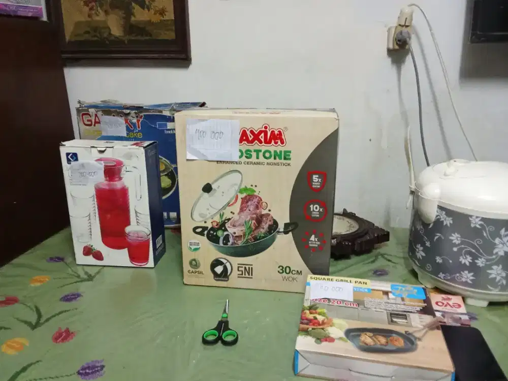 Teflon,pan grill,dan cetakan kue