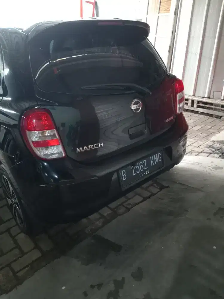 Nisan march XS metic 2011