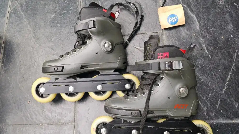 Sepatu roda Powerslide next core trinity