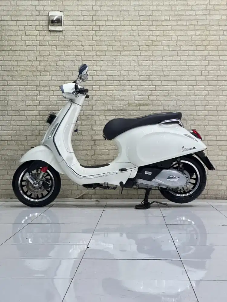 ODO 18RB‼️ Vespa Sprint 150 ABS 2022 Putih Favorit - Dava Mustika