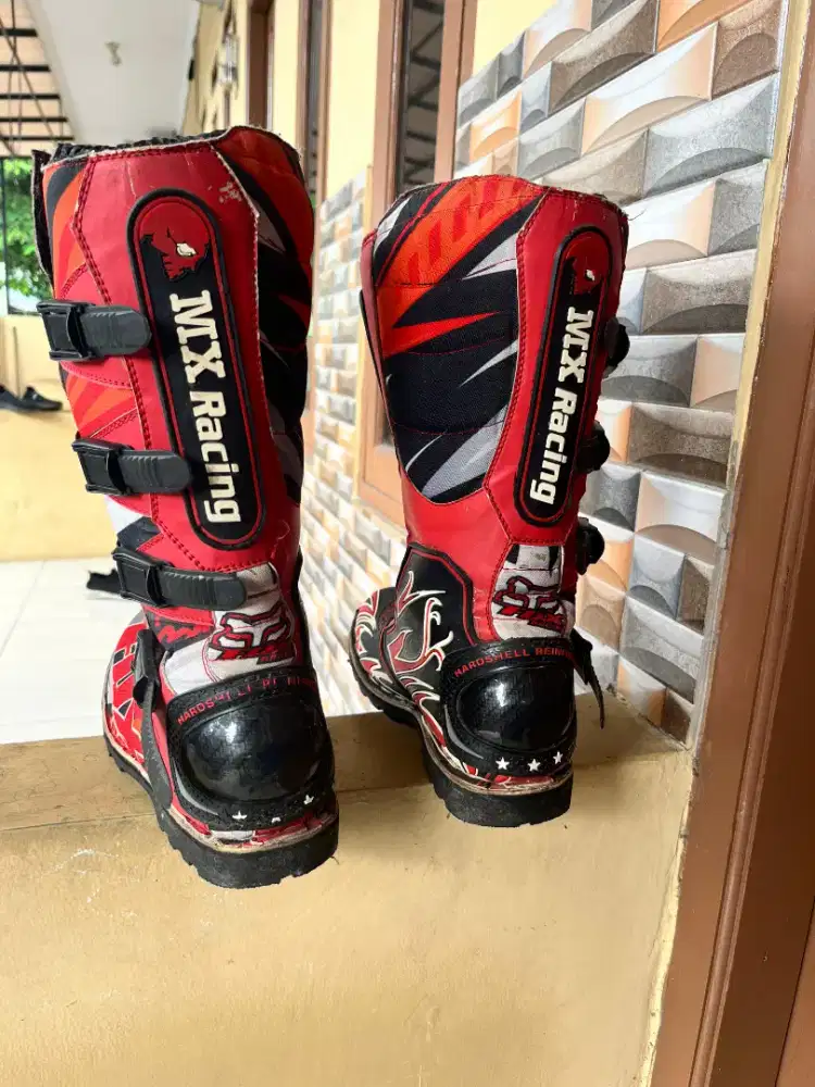 Sepatu trial cross fox 90% mulus ukuran 42