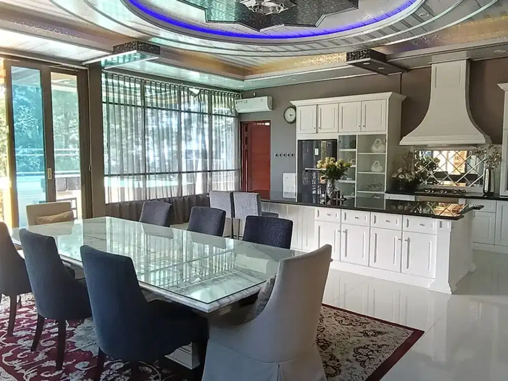 Dijual Villa Luas Mewah Siap Huni di Cipaku Bandung