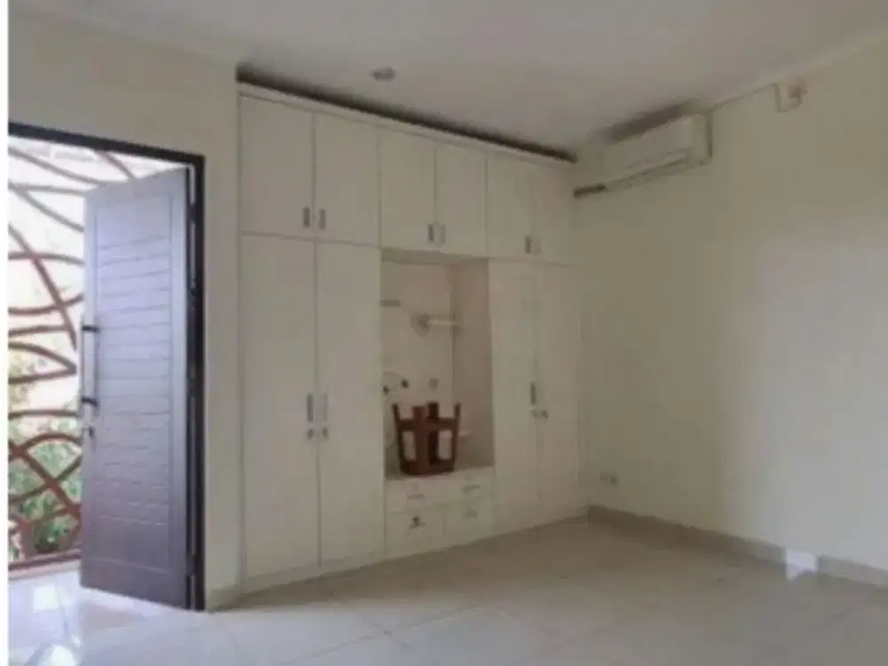 Sewa Rumah Semi Furnish Lokasi Strategis Dan Bebas Banjir Di Arana Harapan Indah