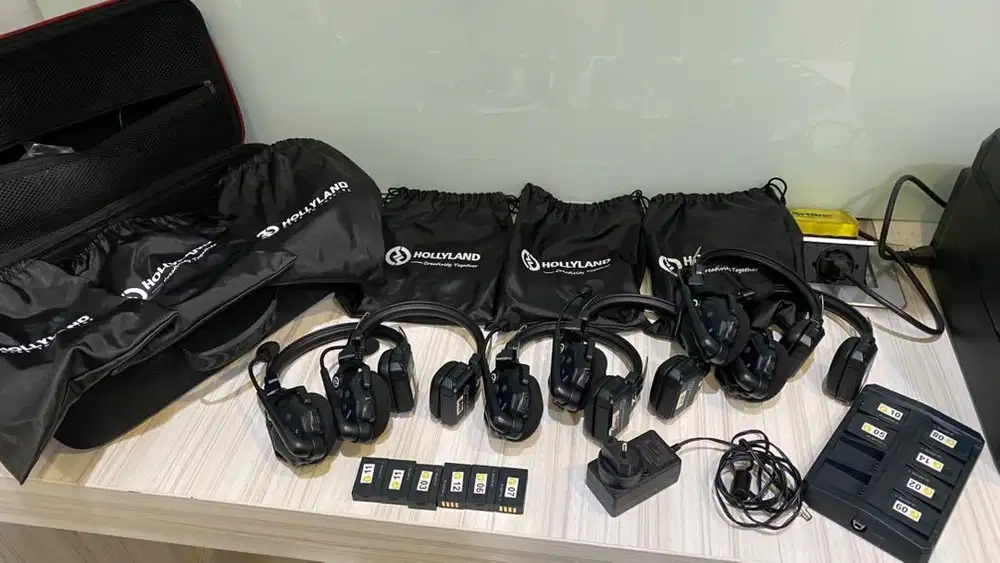 JUAL HOLYLAND SOLIDCOM C1