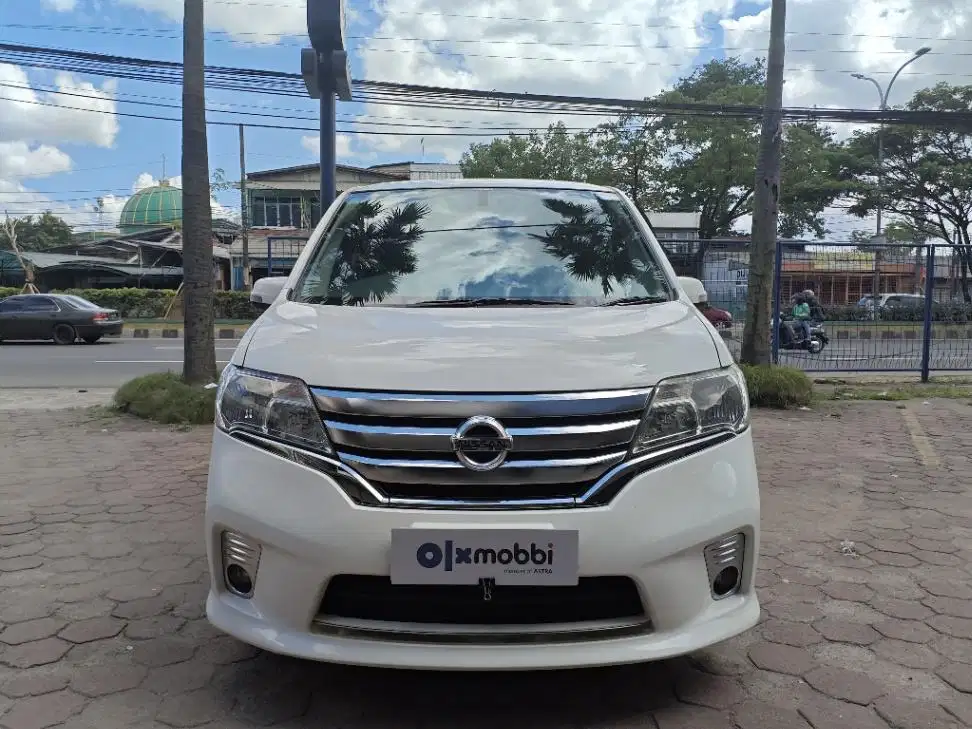 DP MURAH Nissan Serena 2.0 Highway Star Panoramic AT 2013 C4NGD
