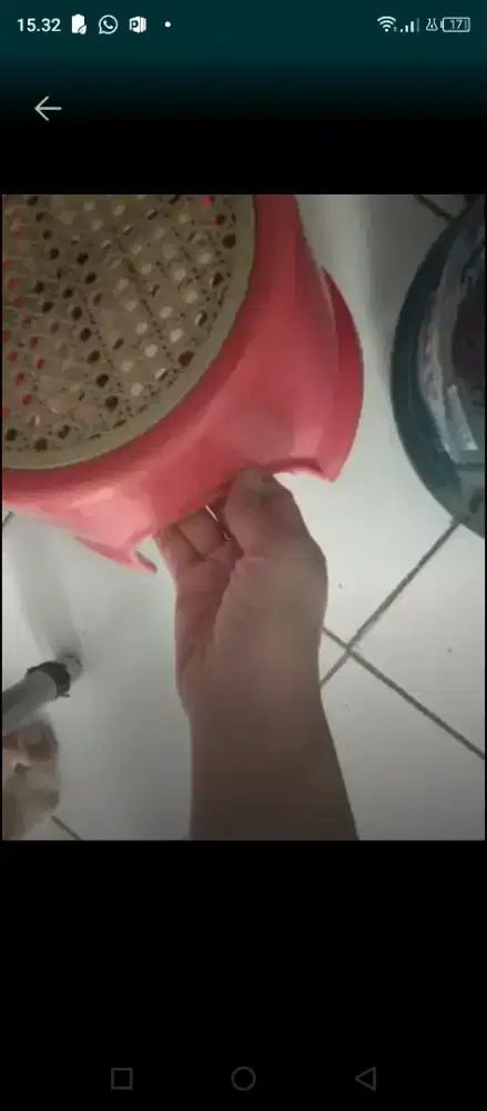 Kursi jongkok model rotan