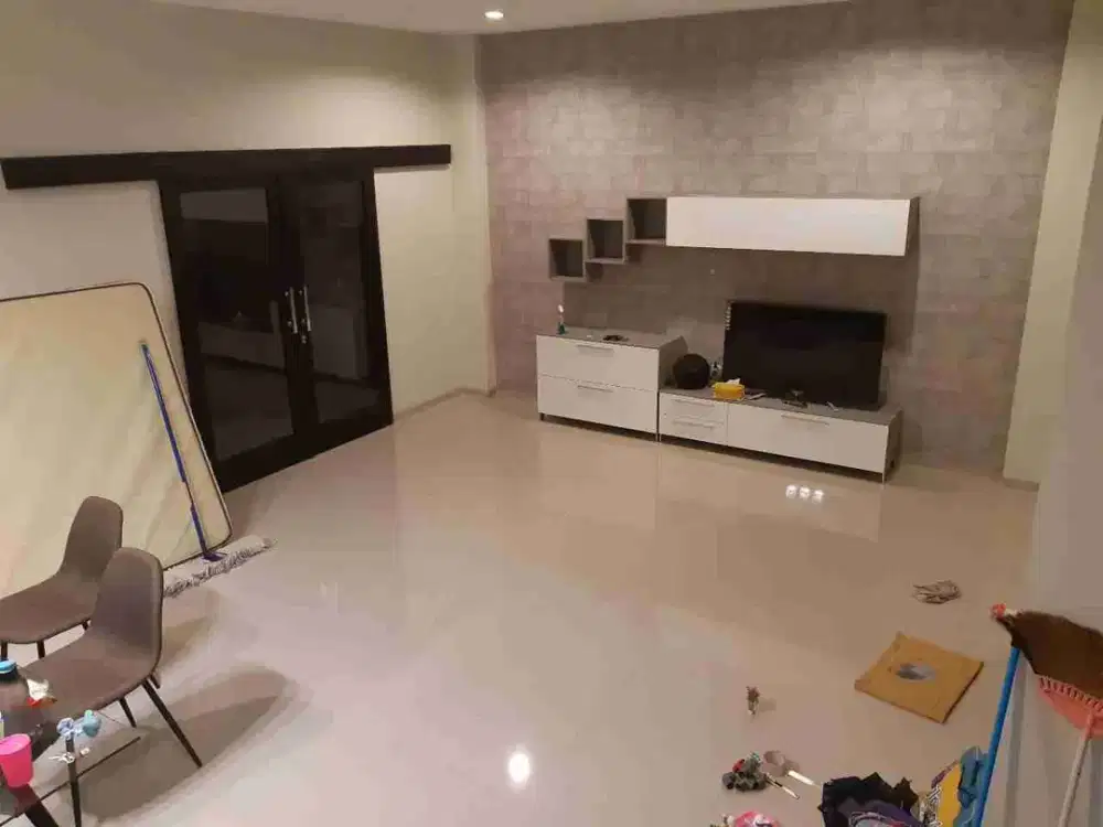 jual rumah singgasana pradana bisa buat usaha