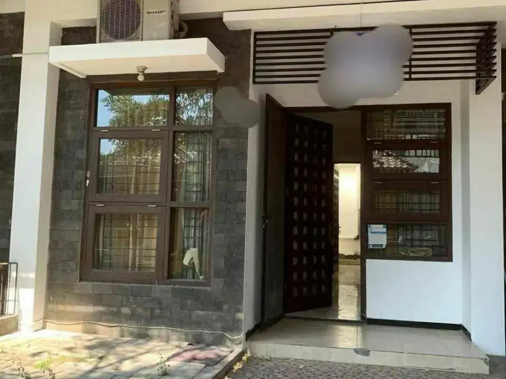 Disewakan rumah ketintang siap huni