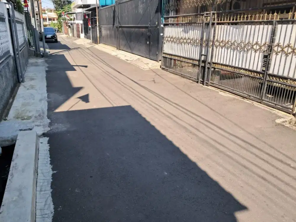 Rumah SHM Taman Ratu Grogol Jakbar Jalan 2 Mobil Bebas Banjir