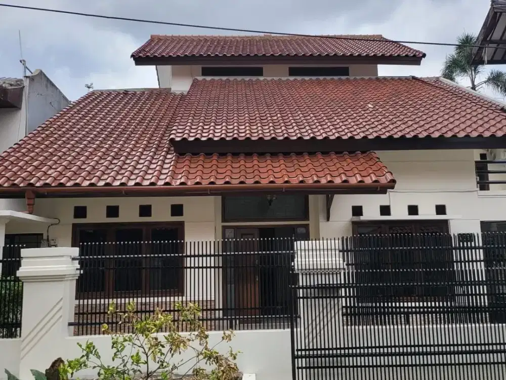Rumah 1,5 Lantai LT 238 M² di Komplek PWI Cipinang Muara Jatinegara