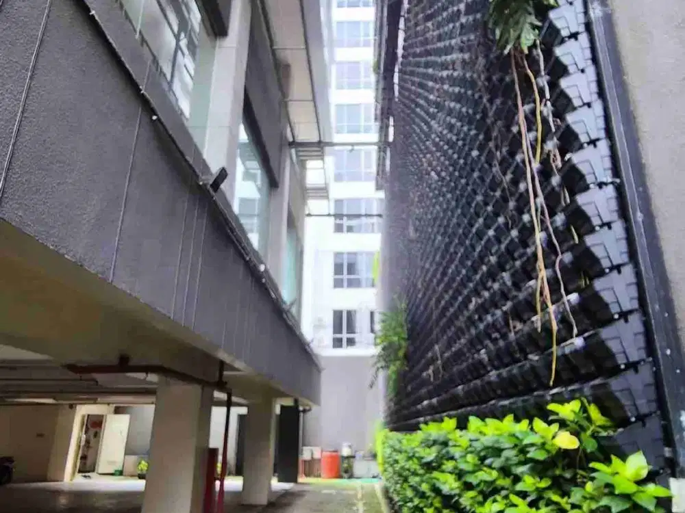 Dijual Gedung Komersial Komersil Pusat Kota Surabaya Embong Kenongo Bangunan 6 Lantai Modern Lengkap Basement Lobby Perpustakaan Ruang Meeting Open Area dan Ruang Kantor Strategis Bagus