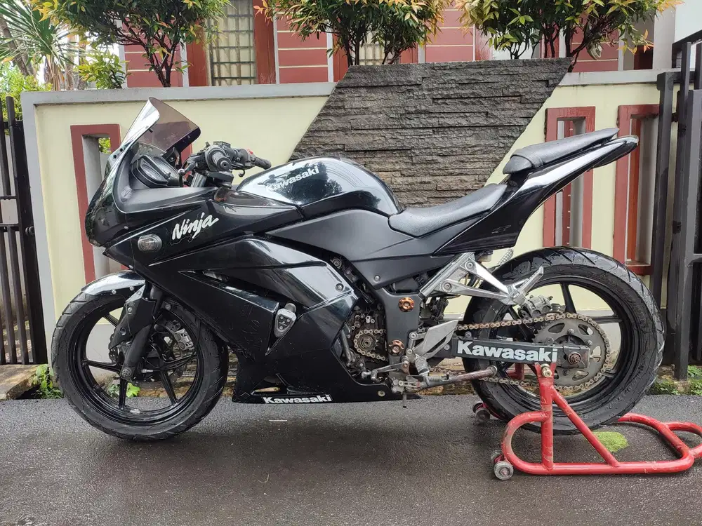 KAWASAKI NINJA 250 KARBU TAHUN 2010