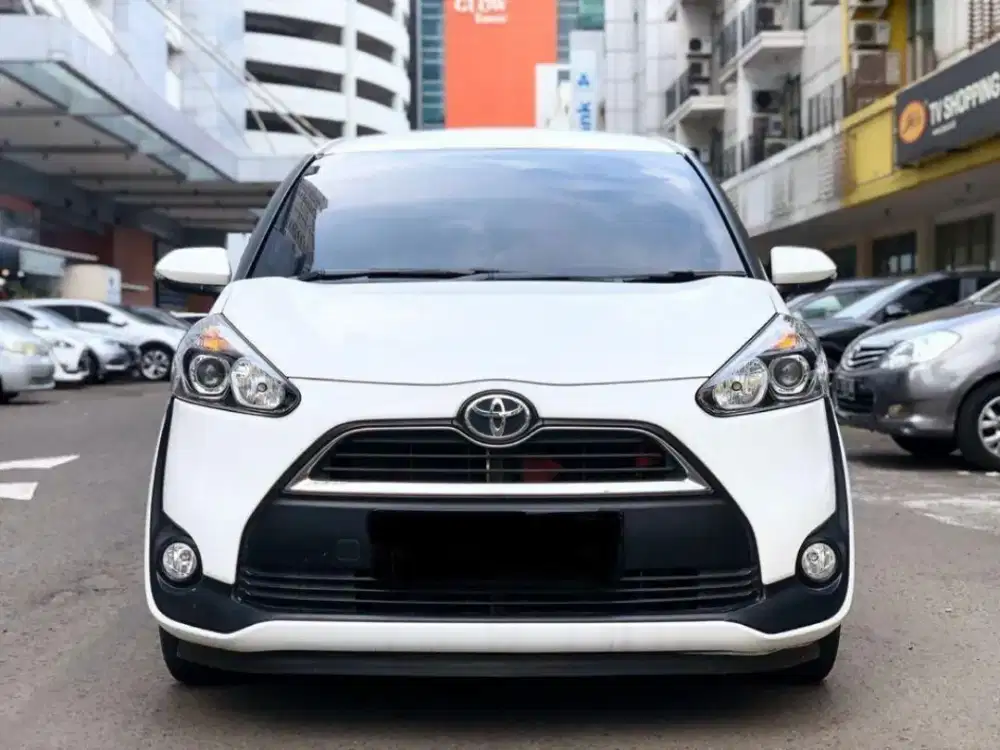 TOYOTA SIENTA 1.5 V AT 2019